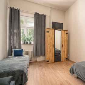 Room 1 AS HOME Ofiar Oświęcimskich, Hotel Universitas Wrocław