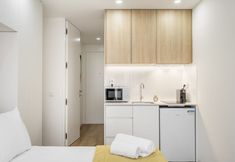 Others 4 Santa Barbara Flat by Minhos Guest