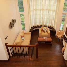 Reception 1 Kensington Place, Khách sạn Halgolla