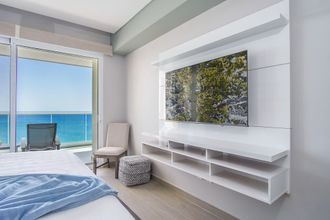 Others 4 Imagine Coming to This Gorgeous 2 Bedroom Condo E1002