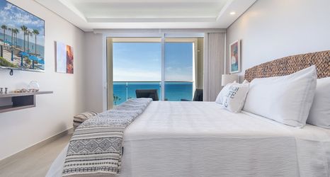 Others 2 Amazing two Bedroom Beach Front Condo W405