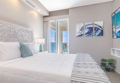 Others 3 Amazing two Bedroom Beach Front Condo W405