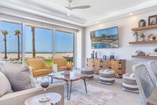 Khác Luxurious 2 Bedroom Ground Floor Condo W104