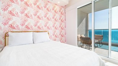 Others 4 Modern 2 BR Condo at Encantame Towers Viento 2204