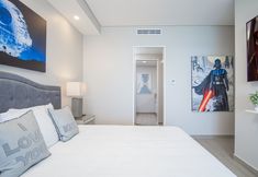 其他 5 May The Force Be With You! The Galaxy Star Wars Theme at Encantame Towers C801