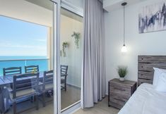 อื่นๆ 5 Relax in This Modern Ocean Front Condo Encantame E1404