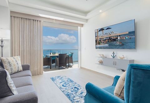 Lainnya Splash in The New Lazy River and Sleep In Luxury Encantame Velero 1103