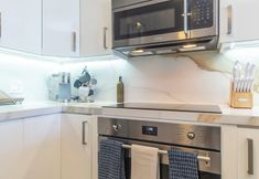 Others 7 Exceptional one Bedroom Condominium Viento 803 - Encantame Towers