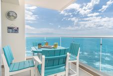 อื่นๆ Luxury Modern Condo at Encantame Towers W1405