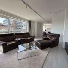 Primary image 1 Stylish 3-bedroom Apartment With sea View, Gistel Apartments