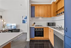 Others 7 Cosy 1-bed Balcony Unit in Quiet Street by Shops