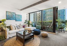 Others 6 Chic 2-bed Apartment With Balcony in Southbank