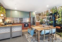 Others 5 Chic 2-bed Apartment With Balcony in Southbank