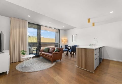 その他 Experience Elegance in This Chic 1-bed Unit