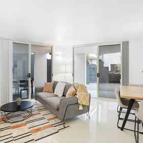 Primary image 1 Comfy 2-bed With Pool and Secure Parking, Khách sạn Ferny Grove