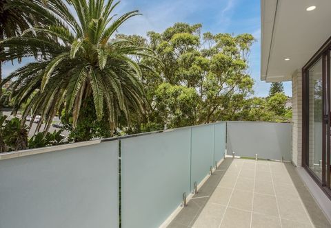 Others North-east Facing Modern 2-bed Apartment