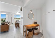 Khác 2 ULTIQA Points North