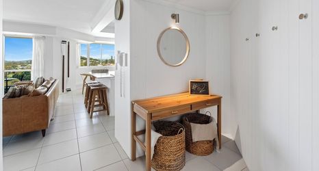 Khác 2 ULTIQA Points North