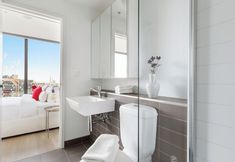 기타 3 A 2BR Apt With Harbour Views and Free Parking