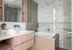 Others 5 Chic 2BR Apt Opposite Southern Cross, City Views