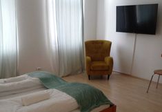 Others 7 Modern 2BR Apt Long Stay Near Station