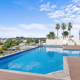 Primary image 1 Stylish West End Stay With Rooftop Pool & BBQ, Griffith University Hotels