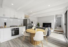 Lain-lain 5 2-bed Rosebud Apartment With BBQ & Garden