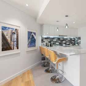 Primary image 1 Bright & Spacious 1-bed in Vibrant Sydney, Hotel Telecom Business Consultants