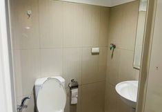 Others 7 Elegant Pasay City Apartment With Central Heating & Shared Pool