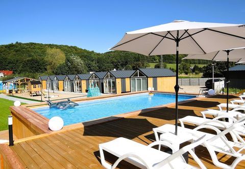 Others Holiday Homes With Swimming Pool, Close to the sea