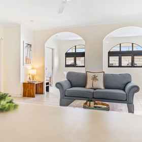 Room 1 Salt Sand Retreat 1BR Resort Spa, Yorkeys Knob Hotels