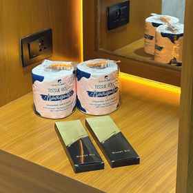 Room 1 솔라나 인 엘 니도, LOCO BAR 호텔