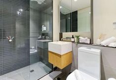 Others 5 Luxe 2BR Retreat POOL, GYM & PARKING South Yarra