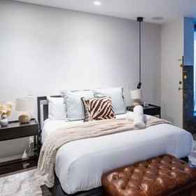 Primary image 1 Luxury Melbourne CBD Apt in Iconic QT Hotel, Puffing Billy Railway Hotels