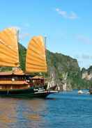 ภาพหลัก Du thuyền Hương Hải