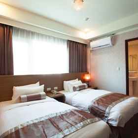 Primary image 1 True Friend Hotel, 완롱 호텔