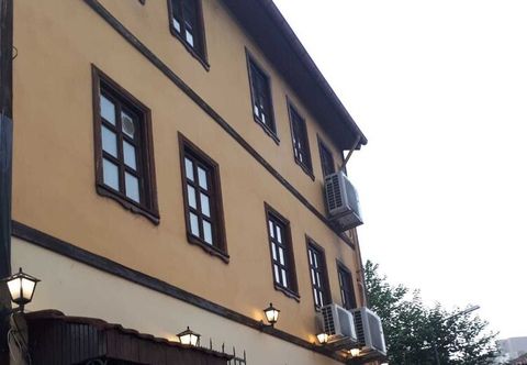 Lain-lain Lena Central Flats