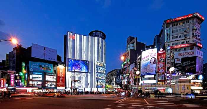 Lain-lain Tomorrow Hotel