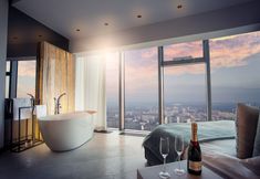 Khác 6 In The Sky - Sky Tower Apartments