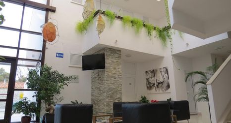 Others 2 Hotel Ballet School