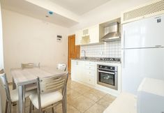 Others 5 Old Town Deluxe Flats