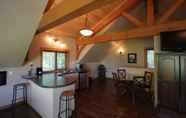 Others 5 Revelstoke Timber Loft B&B