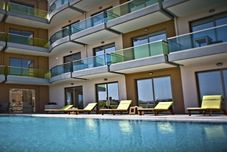 อื่นๆ Crystal Bay