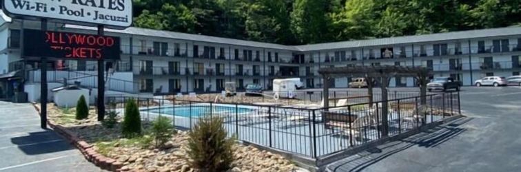 อื่นๆ Bear Mount Inn & Suites