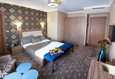 Lainnya 5 The Rise Aron Business Hotel Merter