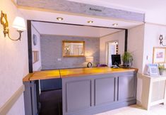 Lain-lain 4 The Royal Hotel