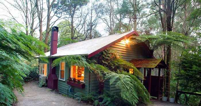 Lainnya A Cottage in the Forest