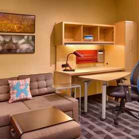 Primary image1狄金森萬豪唐普雷斯套房飯店,斯塔克县飯店