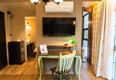 Others 4 Tints of Blue Hotel