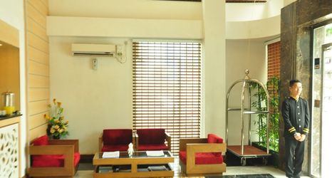 기타 2 The RGN City Lodge